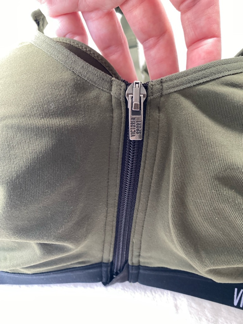 Victoria Sport Knockout Front-Zip High Impact Sports Bra Olive Green 34DD - Picture 9 of 9